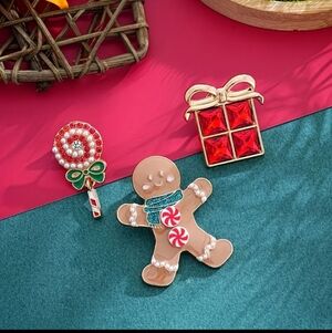 🆕️🎄 3 PIECE CHRISTMAS BROOCH PIN SET - GIFT, CANDY & GINGERBREAD MAN 🎄